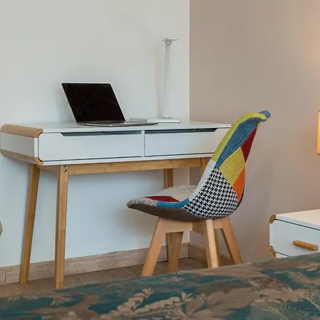 Magnifique 2 Pieces, Clim, Parking , Wifi Apartment *
