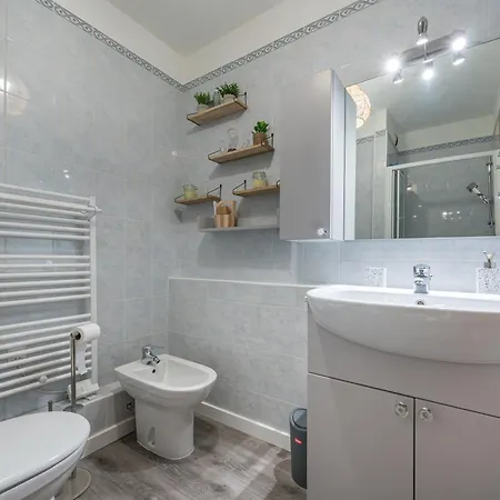 Magnifique 2 Pieces, Clim, Parking , Wifi Apartment *